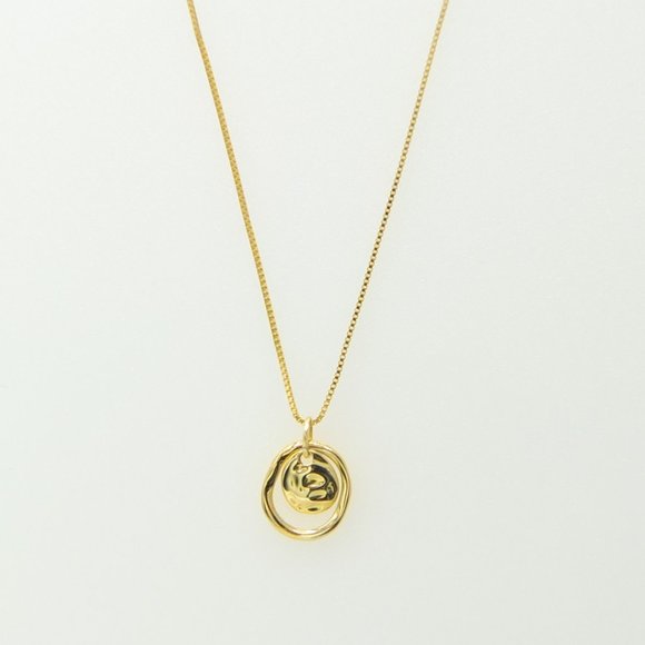 olamiie Jewelry - Mila 18K Gold Vermeil Hammered Medal Necklace